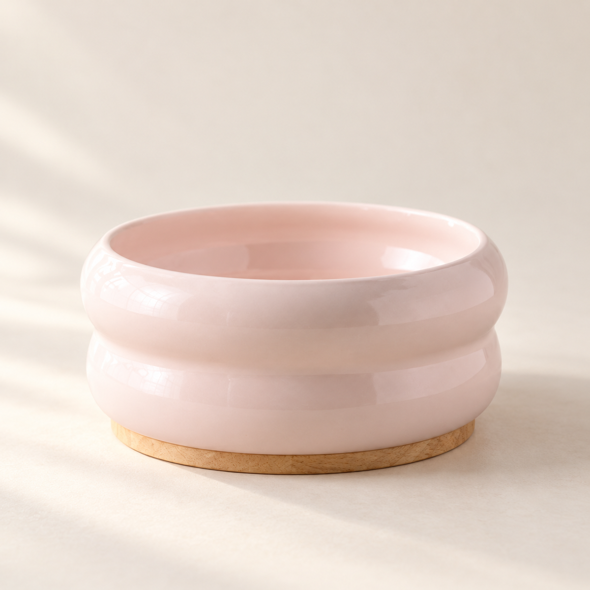 Double Rolled Bowl with Stand